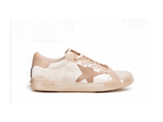 A star patterned leather sneaker